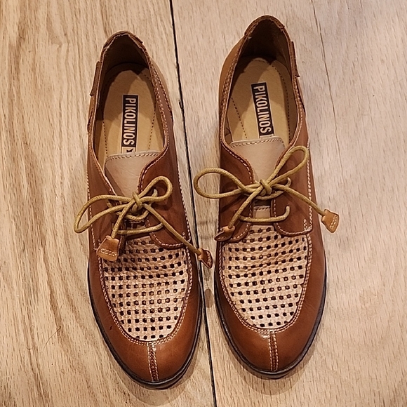 PIKOLINOS Other - Pikolinos Womens Brown and Tan Leather Shoes